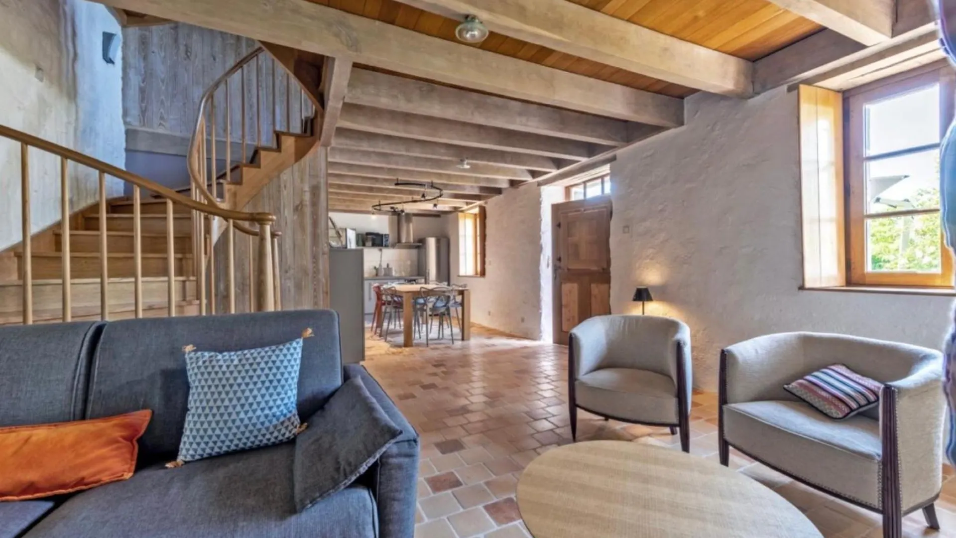 Domaine De Linguinou Piscine Et Spa Commana Nyaraló