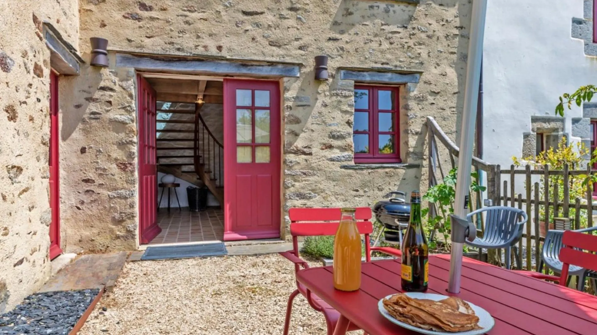 Domaine De Linguinou Piscine Et Spa Commana Nyaraló